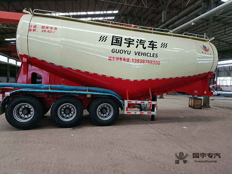 高性能灰式罐式車，輕松解決工業(yè)廢料處理問題！