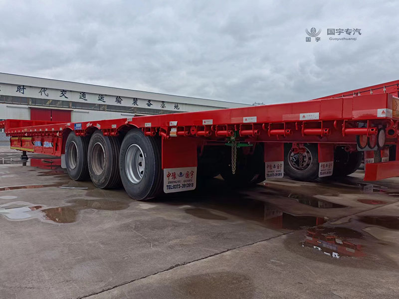 13.75低平板米半掛車：載重與靈活性的完美結(jié)合！